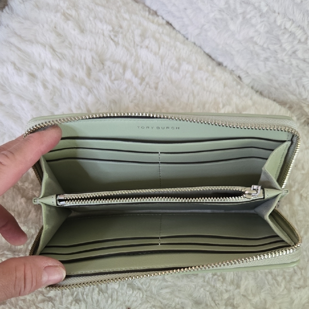 Tory Burch Mint Green Quilted Wallet - Picture 6 of 12